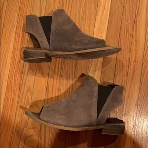 Mousss & Cloud Peep toe & sling back booties